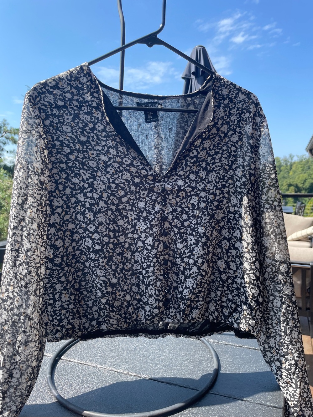 Rachel Zoe Black & White w/ gold flecks. V-Neck Blouse NWOT